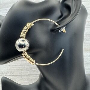 Daisy Fuentes Large Hoop Earrings 2.25 In Gold Silver Tone Bead Statement